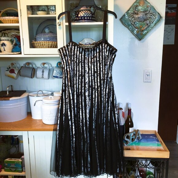 JS Collections Cocktail Dress Floral Accordion Draped Black Midi Dress 18W - Picture 2 of 8